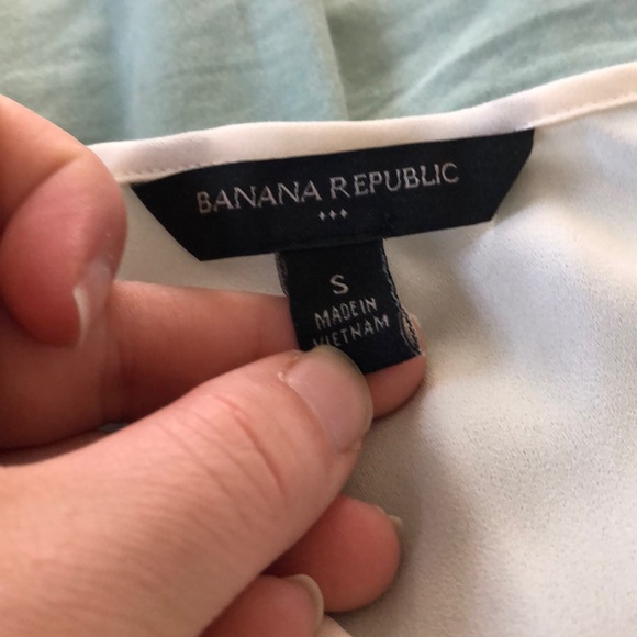 Banana Republic blouse (FREE IN BUNDLE) - Picture 2 of 4